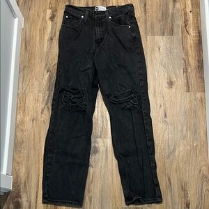 Levi's Black Straight-Leg Jeans with Knee Rips